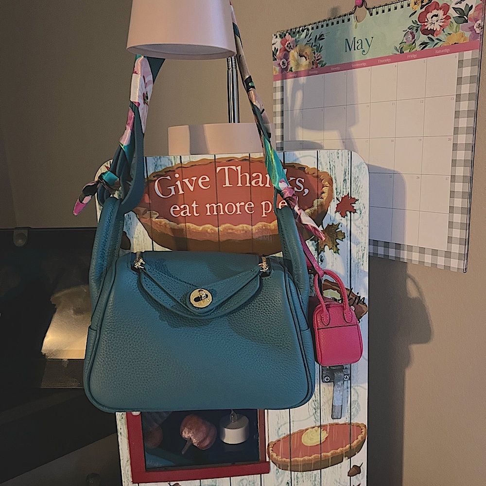 Tomato&Potato Satchel with extras added personally!!
Peacock Blue Double-Handle
